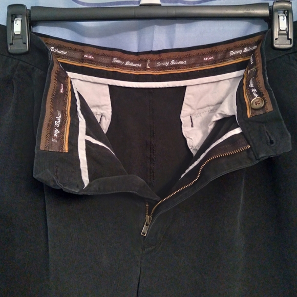 Tommy Bahama Shorts - Picture 3 of 11